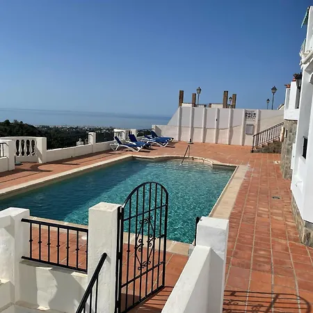 Precioso De Dos Plantas Con Vistas * Frigiliana
